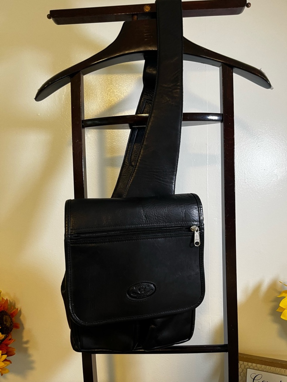 Vintage Leather Ranch Crossbody Bag Black Multi Pocket Genuine Leather - Picture 4 of 10